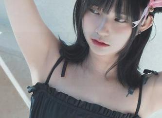 从未见过的Hizzy(히지)，最新的PureMedia，cos的边界被推得更远。