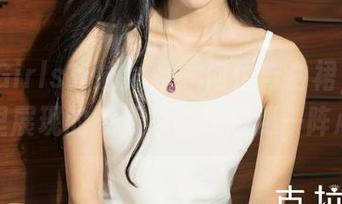 KelaGirls克拉女神 – 何悦与白裙，精选图片里展现的气质总让我感到一阵心痒。