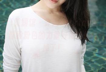 MyGirl美媛馆 – 许诺sabrina的最新写真中，那股粉色的力量好似能把烦恼都洗掉了！