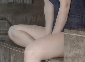 别逼我流泪，MyuA(뮤아)的美图包里的SOOTV针织裙，这样的身材我还敢出门吗？