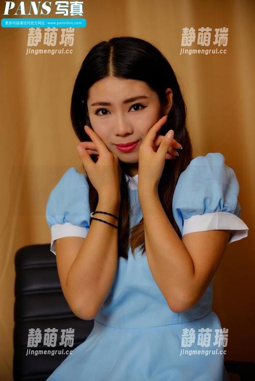 PANS写真-柚子 PANS写真 - 柚子的礼服图集:我心里默默喊着“哇哦,这裙子太漂亮了!”