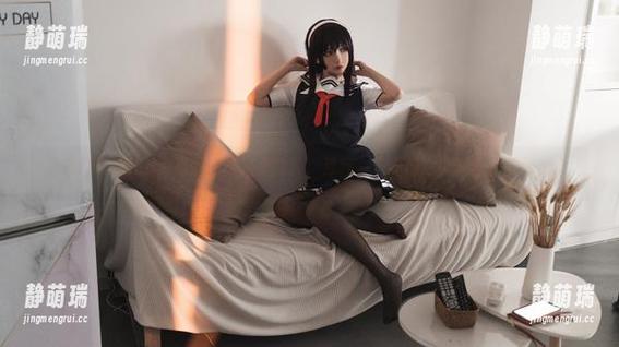 如果Rioko凉凉子的制服是文艺，那我一定要把这资源好好翻阅。