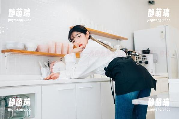 Sonson(손손)的校服特辑：每一张图都是在发出一个“放学”信号！