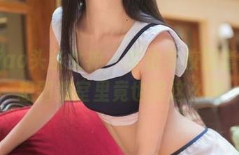 TouTiao头条女神 – 李由美校园套图，没想到教室里竟也能这么嗨