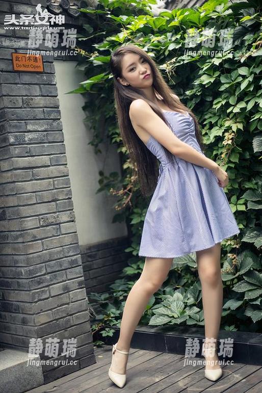 TouTiao头条女神 - 梁芮溪，自拍超有戏的图集，真不愧是网红啊！