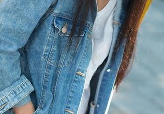 TuiGirl推女郎 – 福利图包来了，何奕恋的黑丝挑动谁的心弦呢？