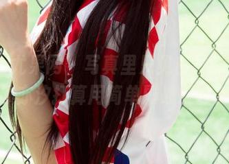 UGirls尤果网 – 写真里只见白衬衫，难道颜亦汐打算用简单屡战屡胜？