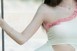 UGirls尤果网 – 颜爱泽在线夺目登场，御姐作品收割无数点赞！
