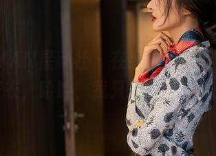 XINGYAN星颜社 – 在线偶遇liyiyi穿的皮衣，哈哈，我只想说：真帅！