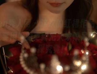 Xiuren秀人网 – 这次的红裙作品，千夜未来又要用她的更新把大家惊呆了！快来一探究竟！