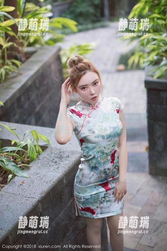 Xiuren秀人网 - 玥儿玥er的制服写真集：不只是穿衣服，还是一种态度
