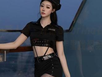 Xiuren秀人网 – 许诺Sabrina在线，学姐没空穿衣服？资源库里找姿势吧！
