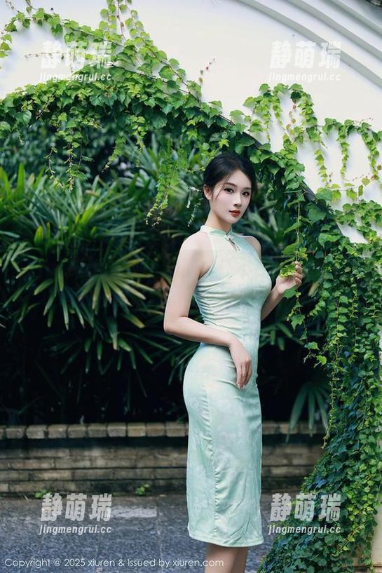 Xiuren秀人网 - 当班主任不在的时候…谢小蒽的校园写真图册，太真实！哈哈。