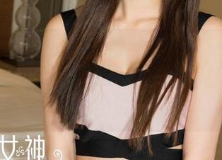 克拉女神 – 也许每个人心中都有一个依娜丝，一个时不时就想用私房美图打乱思维的御姐。