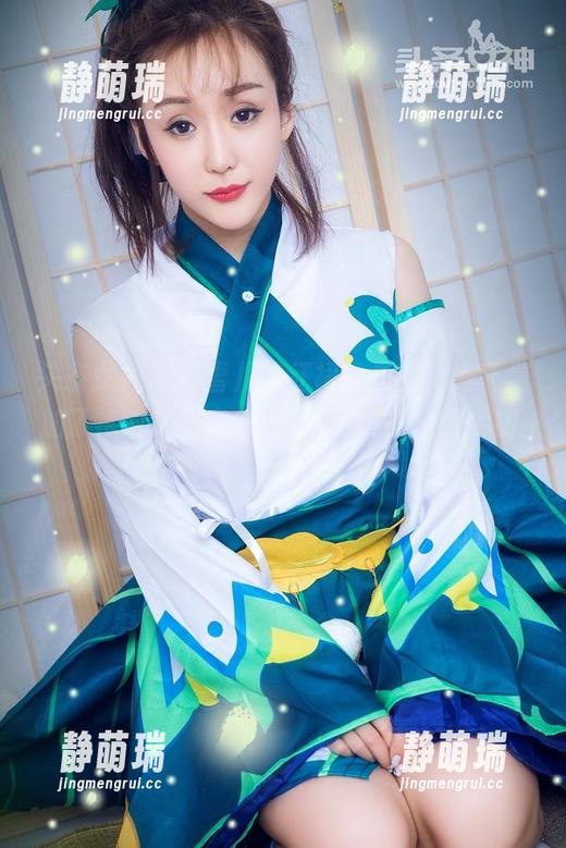 头条女神 - 幻雪儿的红裙，是真实力还是加了特效？看完这组写真我只想……买买买！