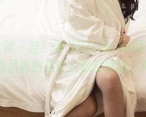 头条女神 – 哇！果儿Victoria的最新棉袜作品真的是让人想要赞叹三声。
