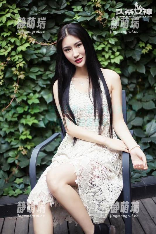头条女神 - 睡衣轻松一刻：火儿来分享，周末懒洋洋的新姿态。
