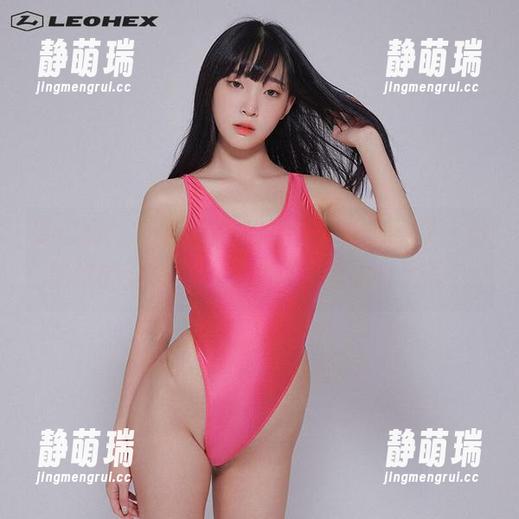 姜仁卿(강인경)的白裙，图库里又多了一份飘逸的分享，不知道你能看出什么吗？
