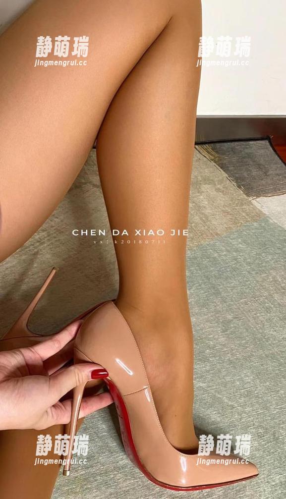 微密圈 - 宸大小姐最新校服图片，谁说只能在校园里见到？