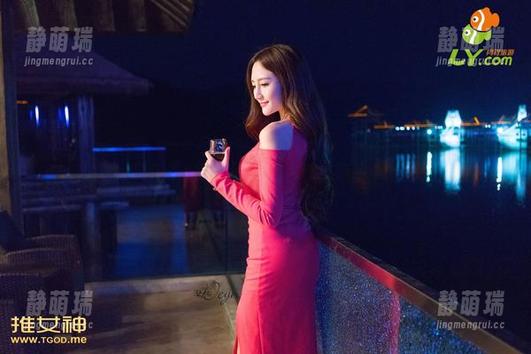 推女神 - 王婉悠的牛仔裤私房照：原图中的坠入感