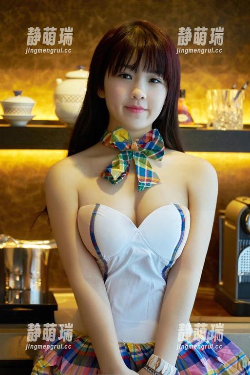 推女郎 - 暗藏玄机？王馨瑶浴缸写真图片中有点不同寻常哦