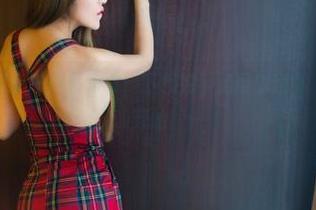 推女郎 – 王馨瑶户外写真集：下载完手势可以比划，自拍从这里开始！