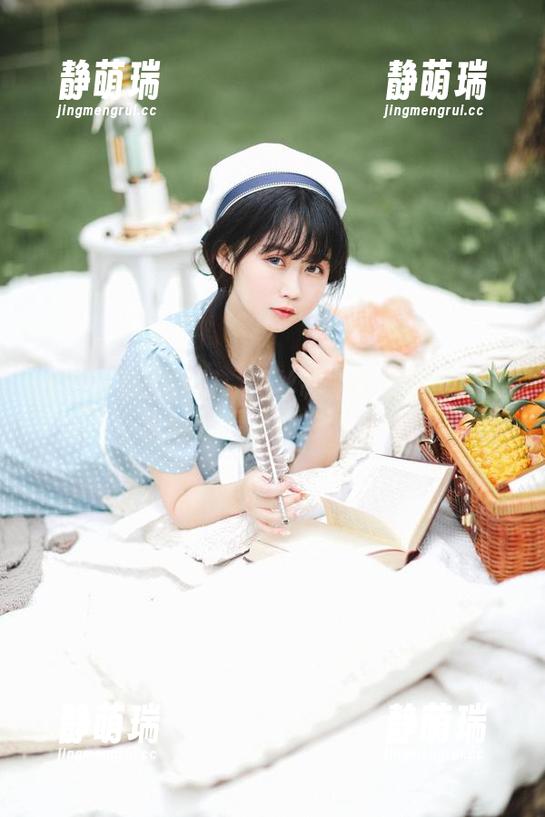 是依酱呀教我们：黑丝制服和私房美图可以这般灵动你去试试？