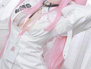 认真对待朝雾爱的修女写真，没想到还有些小暗示？