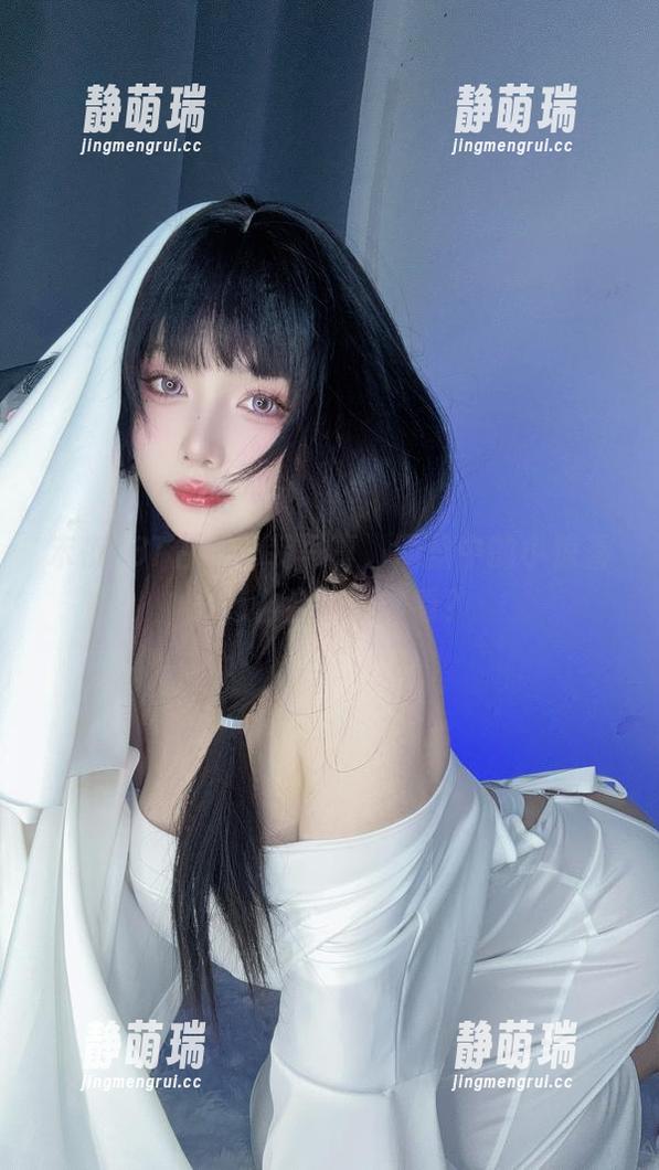 末夜787白色泳装写真，网盘中的小惊喜，怎么会这么好看？