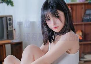 等等，原图中的桜井宁宁，她的美脚闪光的同时，怎么还有种呼之欲出的妩媚？！