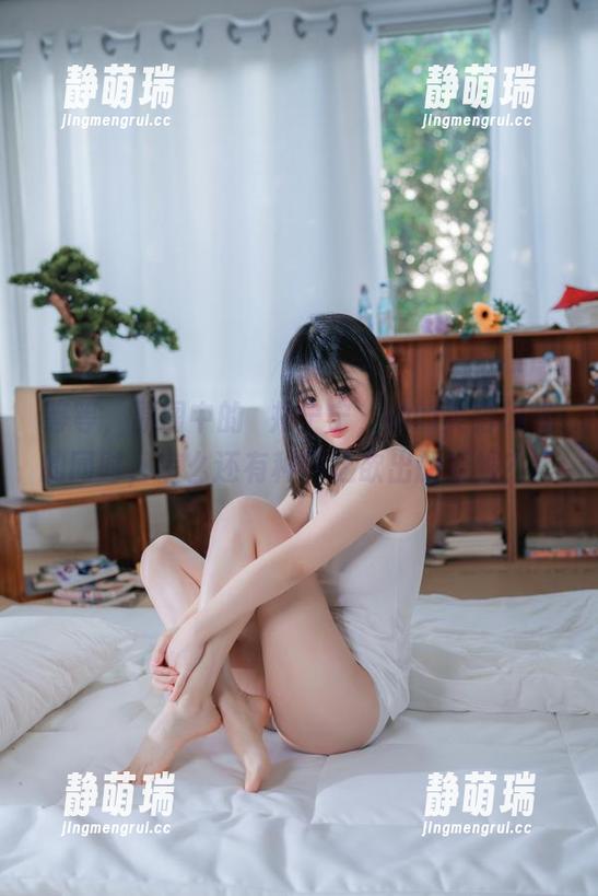 等等，原图中的桜井宁宁，她的美脚闪光的同时，怎么还有种呼之欲出的妩媚？！