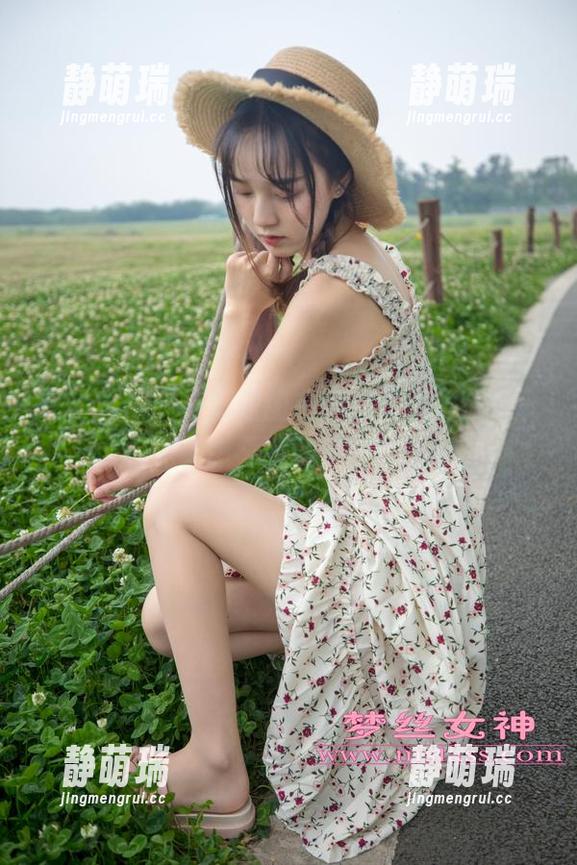 梦丝女神 - 校服原图在手，花月舞这波现场搭配又想不到居然这样出奇。