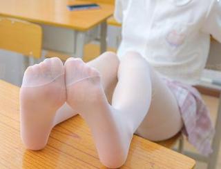森萝财团 – 甜米学姐的图集更新，完全没有在害羞，想问她怎么做到的？