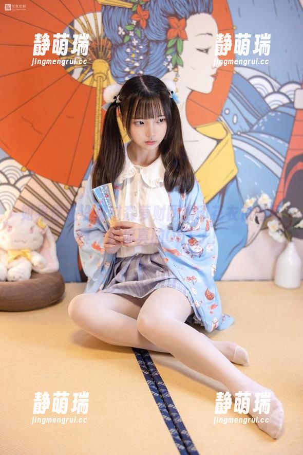 如果你还没见过森萝财团的印花衣白丝写真，那你真的OUT了！