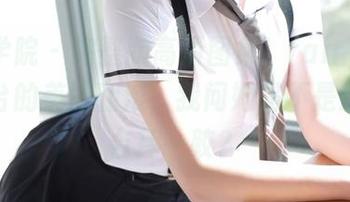 模范学院 – 完整版高清图集！fairy如歌在天台的美丽翻滚，我问她是不是想上天台摔一跤？