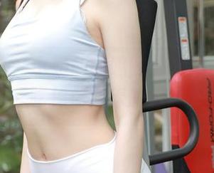 模范学院 – 小奶瓶呜呜的奶牛图册大合集，吃掉你周末的无聊！