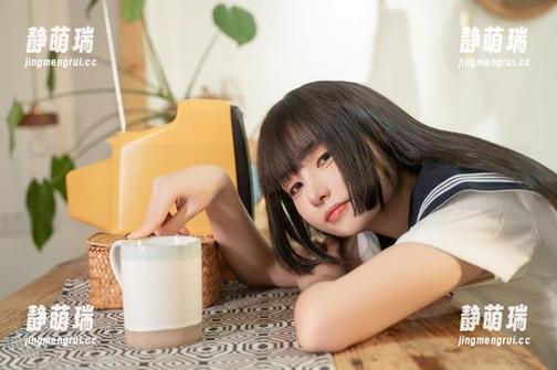 看爆机少女喵小吉这最新棉袜图片，和炫耀内衣有什么区别，真有意思。