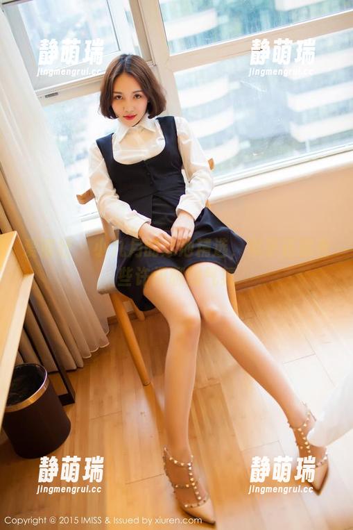 爱蜜社 - 小九月的泳池精选，似乎还藏着些许闲聊的气氛
