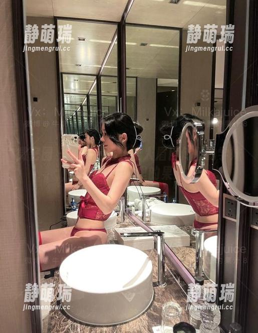 牛奶里的果汁 微密圈 - 图库精选:让人眉目传情的学妹,来自‘牛奶里的果汁’