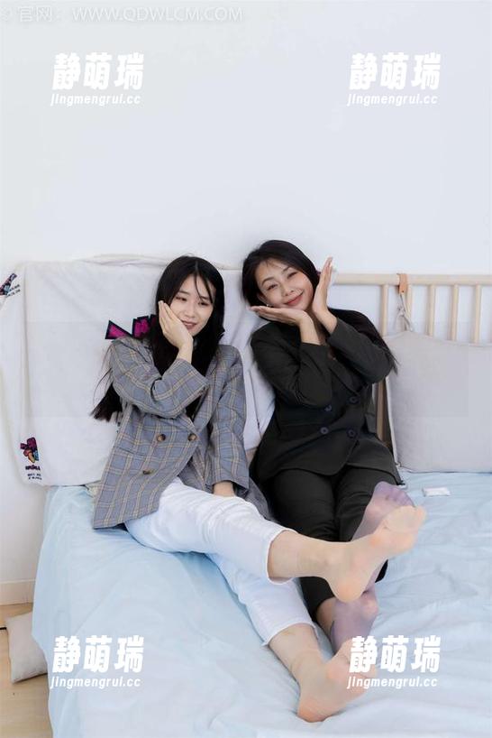 物恋传媒 - 嘟嘟的最新力作：吊带写真精选，谁说简单不出众？