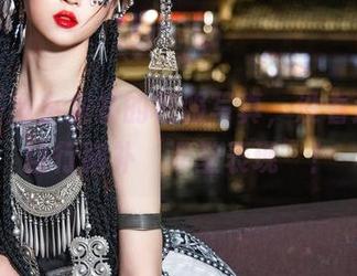 瓦斯塔亚小龙虾的校服写真，没看过的请自行脑补‘课堂表现’！
