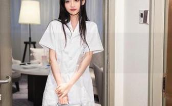 秀人网 – 唐翩翩的图包，给你带来无圣光的新定义。职业装又何妨？