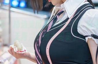 秀人网 – 精选美图里的孔一红，厨娘风头无两，我得去买菜了…