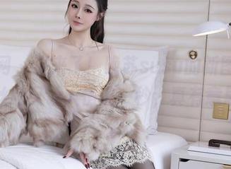 秀人网 – 又来了！晚苏susu的新图包，肉丝版又让人愣了一秒，真有意思。