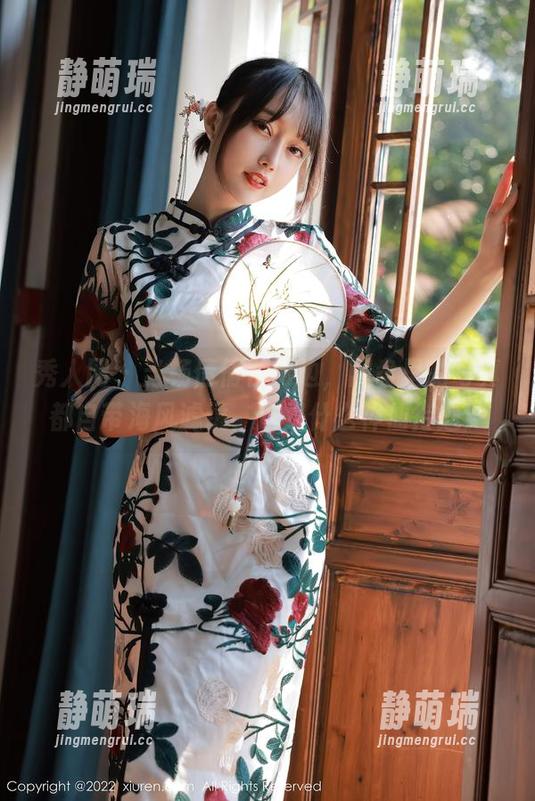 秀人网 - 当杨倩倩在海边，网盘里的写真都自带海风滤镜，这是什么神仙待遇？