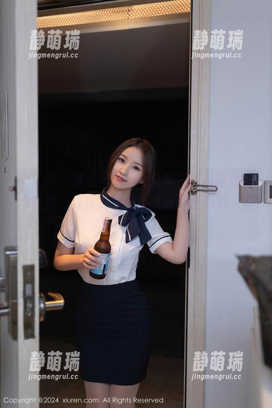 秀人网 - 杨晨晨Yome又来了，吊裙丝袜作品集。拜托，高清画质真的是能把人看呆的。