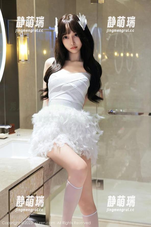 秀人网 - 寻找那抹无圣光，桃色奶酪与少女的图片碰撞出怎样的火花？