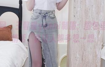 秀人网 – 王馨瑶yanni制服：图包里的悄悄话，真让人想多想一想