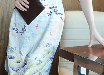 秀人网 – 田兮白的连衣裙：每一片布料都是一场观赏的旅行