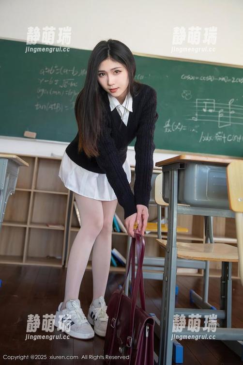秀人网 - 厨娘蓝夏Akasha：原图竟是她亲手炸的假期炫彩！图包里全都是阴间美食！